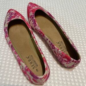NWOT Serra Memory Foam Flats